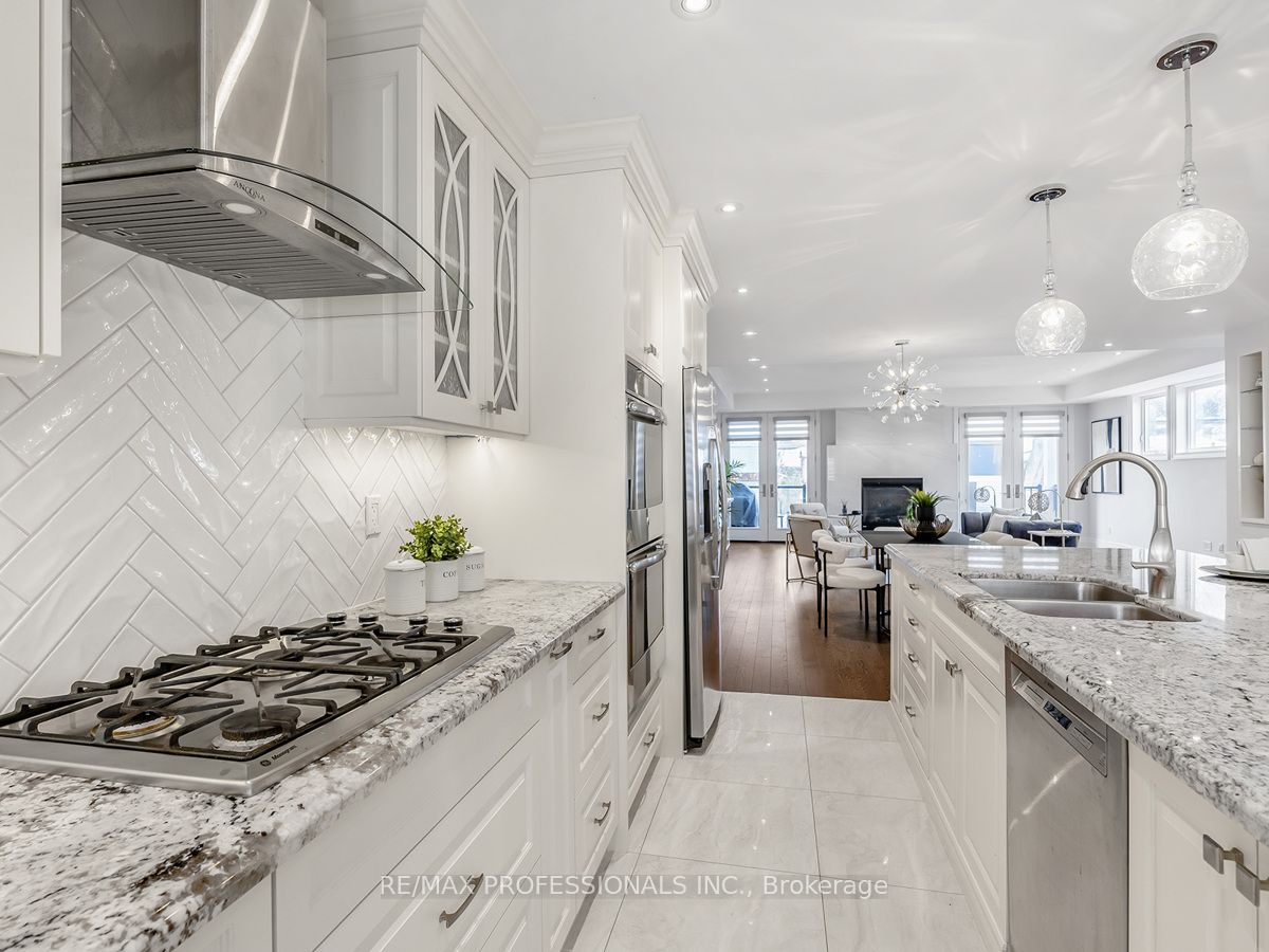 35 Tenth St, Toronto, Ontario