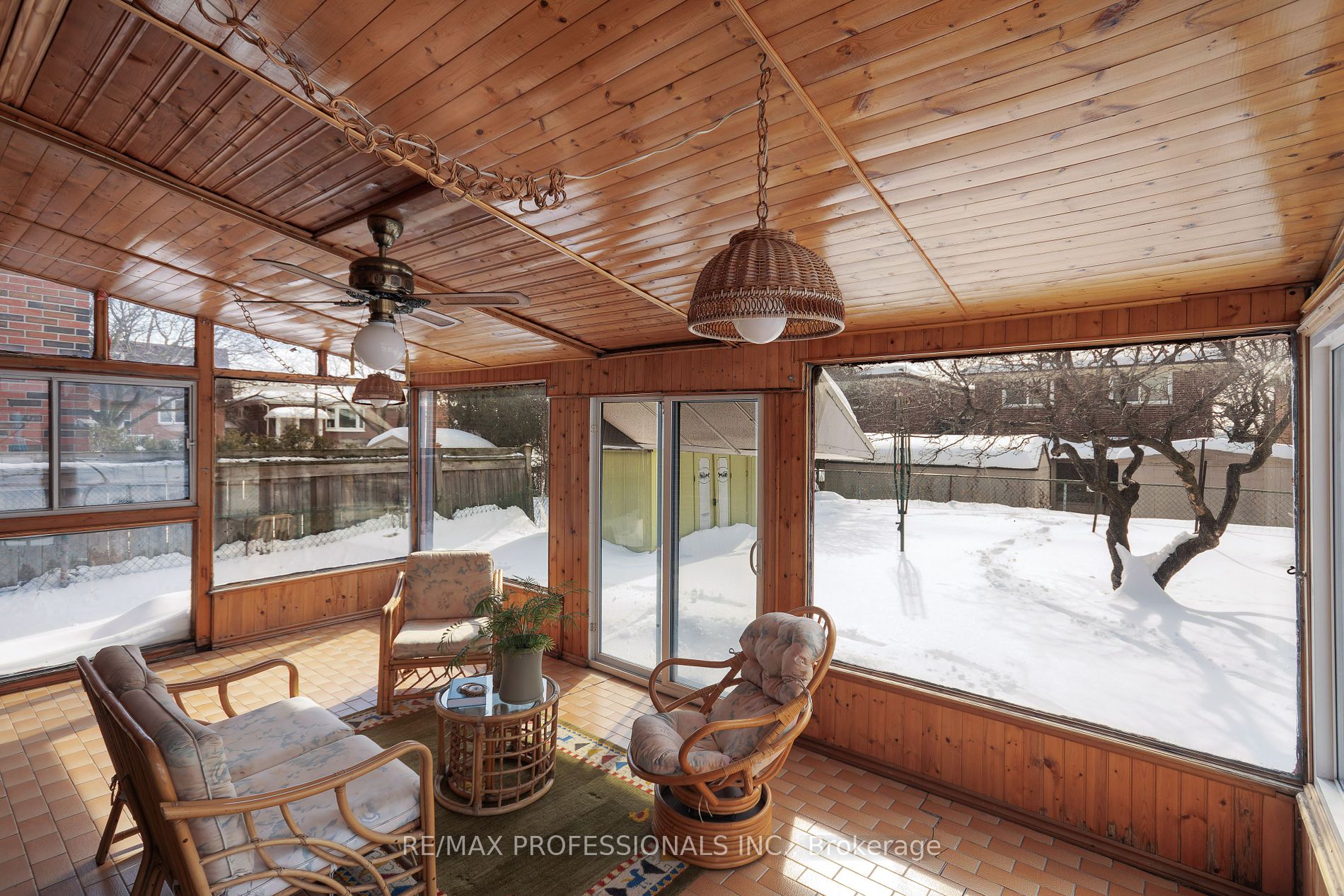 4 Zealand Rd W, Toronto, Ontario