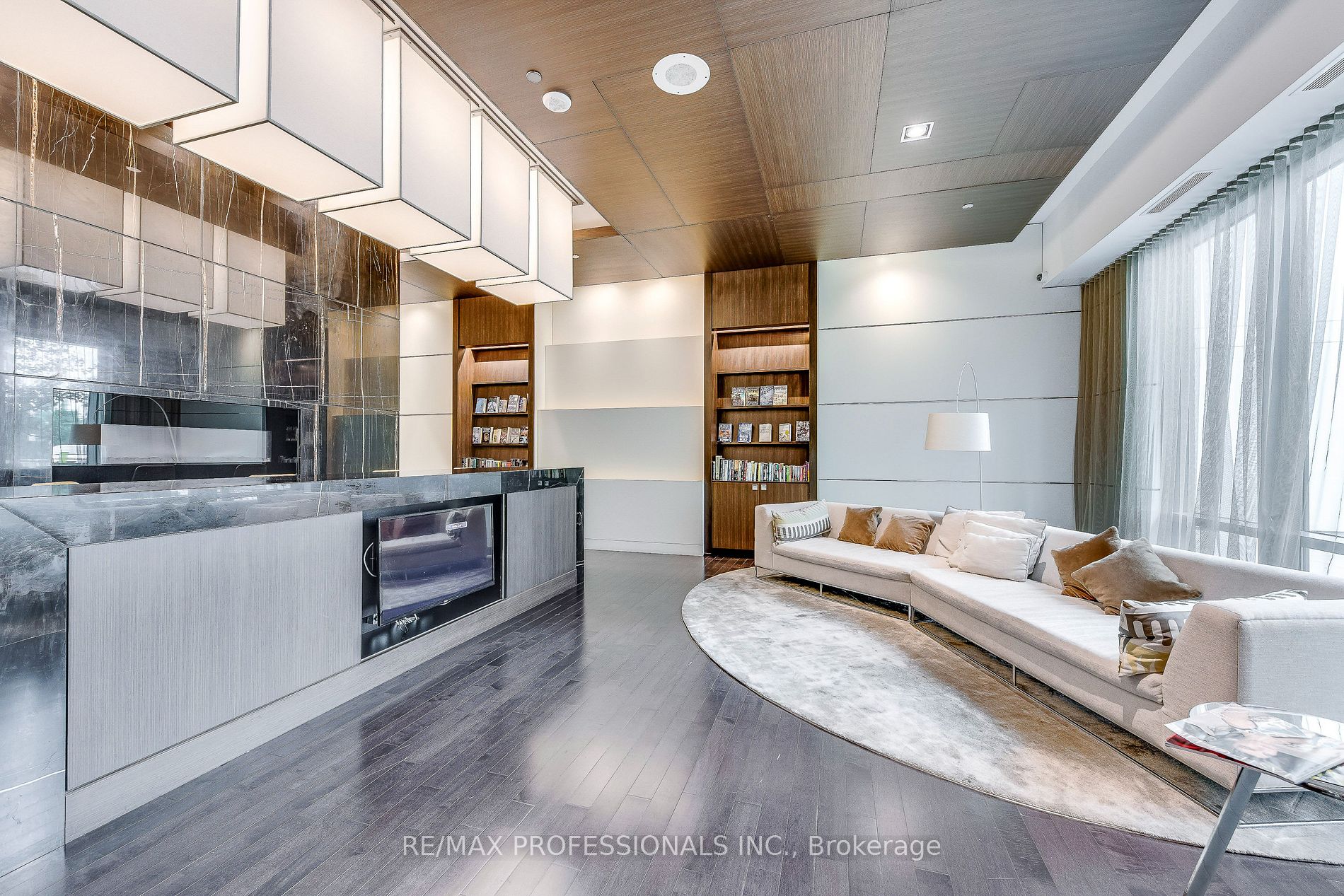 215 Sherway Gardens Rd, Toronto, Ontario