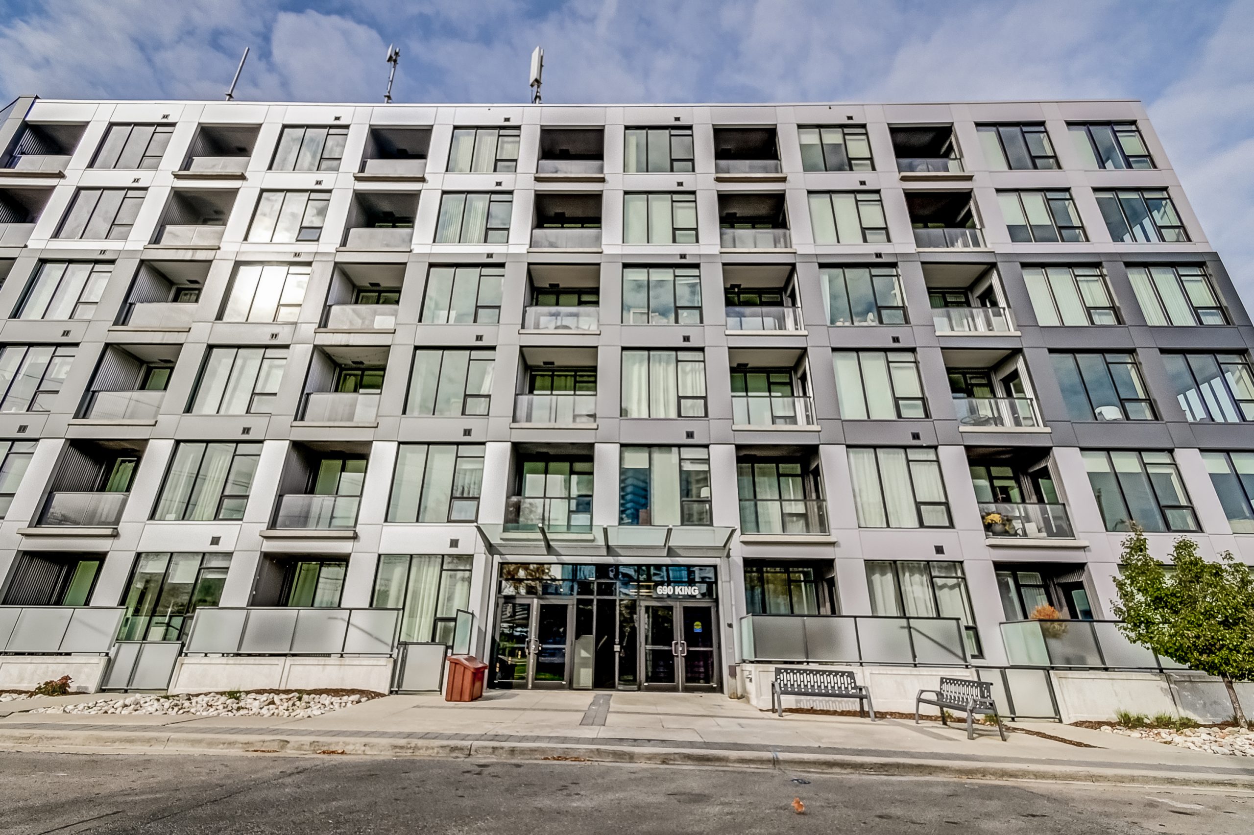 (SOLD) 690 King St W #421, Kitchener, Ontario