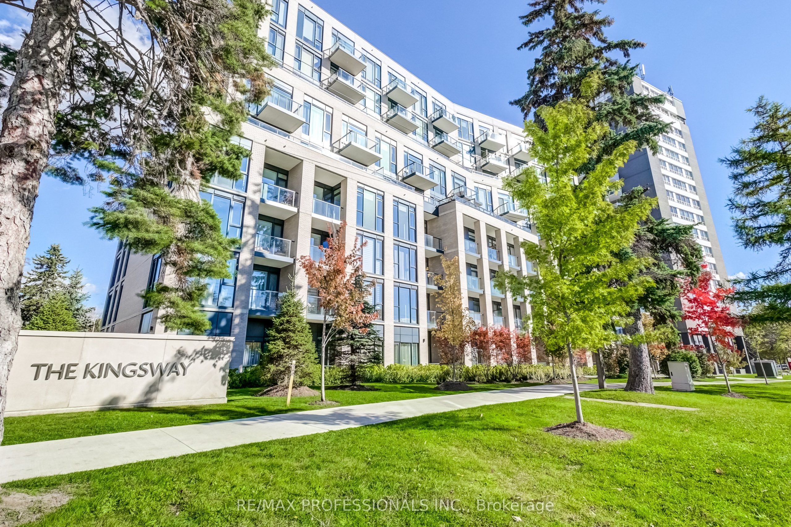 For Sale: 293 The Kingsway N/A 223, Toronto W08, ON M9A 0E8, Toronto W08, ON