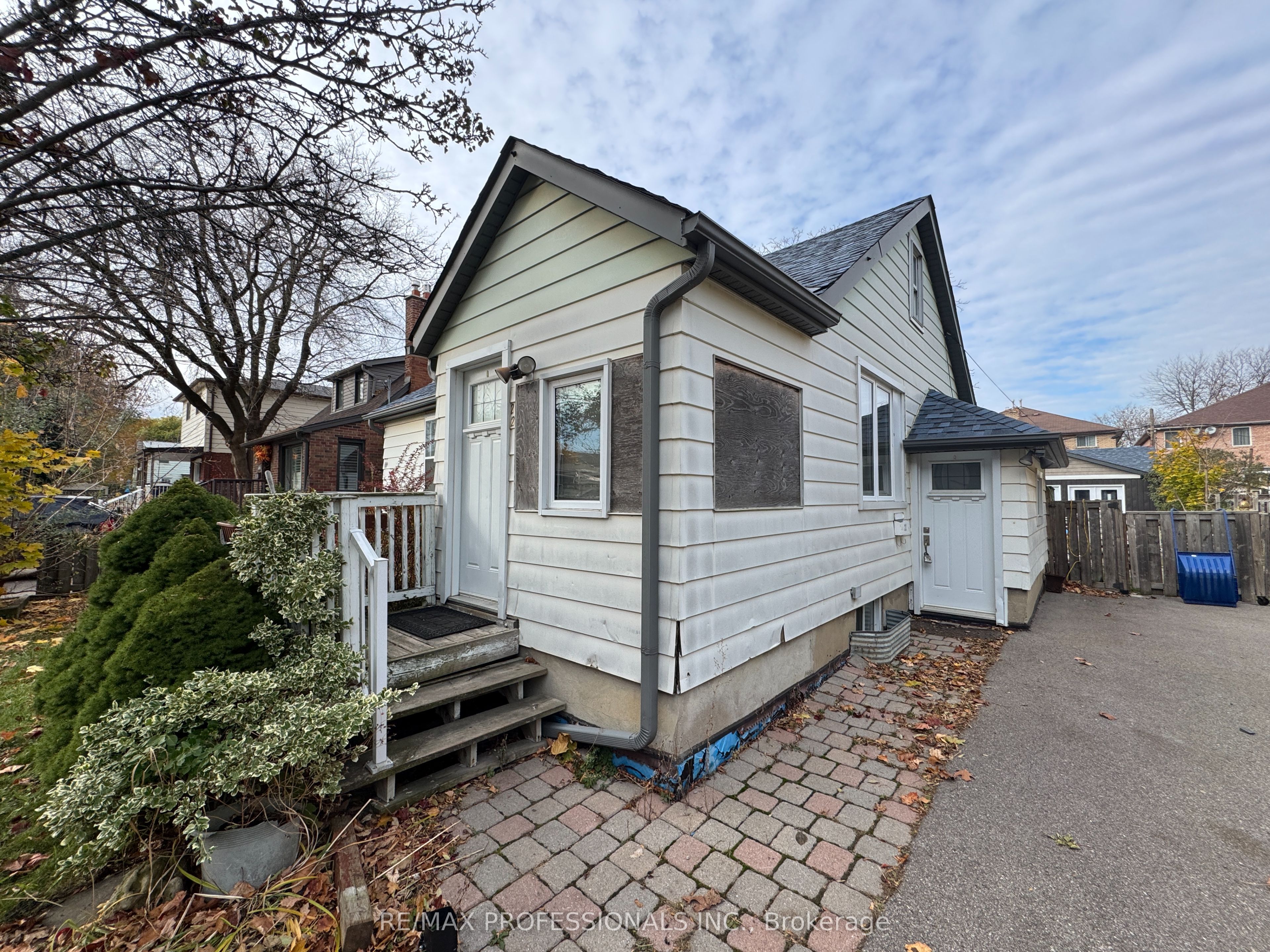 For Sale: 22 Fairfield Avenue, Toronto W06, ON M8V 2H9, Toronto W06, ON