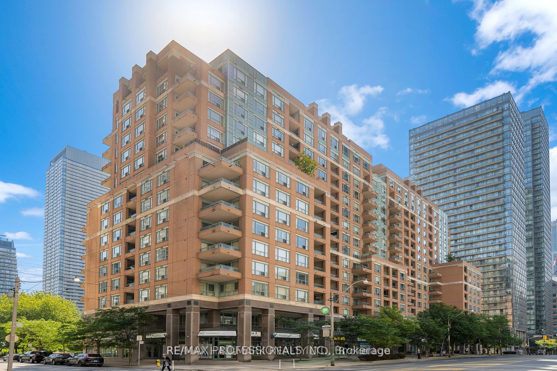 For Lease: 887 Bay Street 205, Toronto C01, ON M5S 3K4, Toronto C01, ON